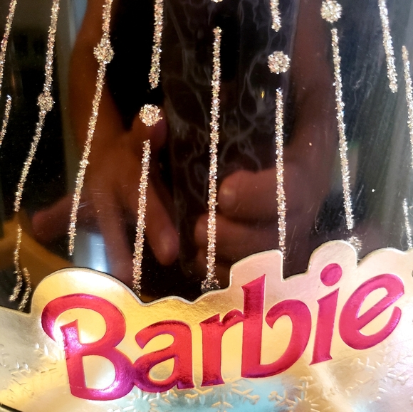 Barbie "Happy Holidays" 1998 Collection - Picture 5 of 8